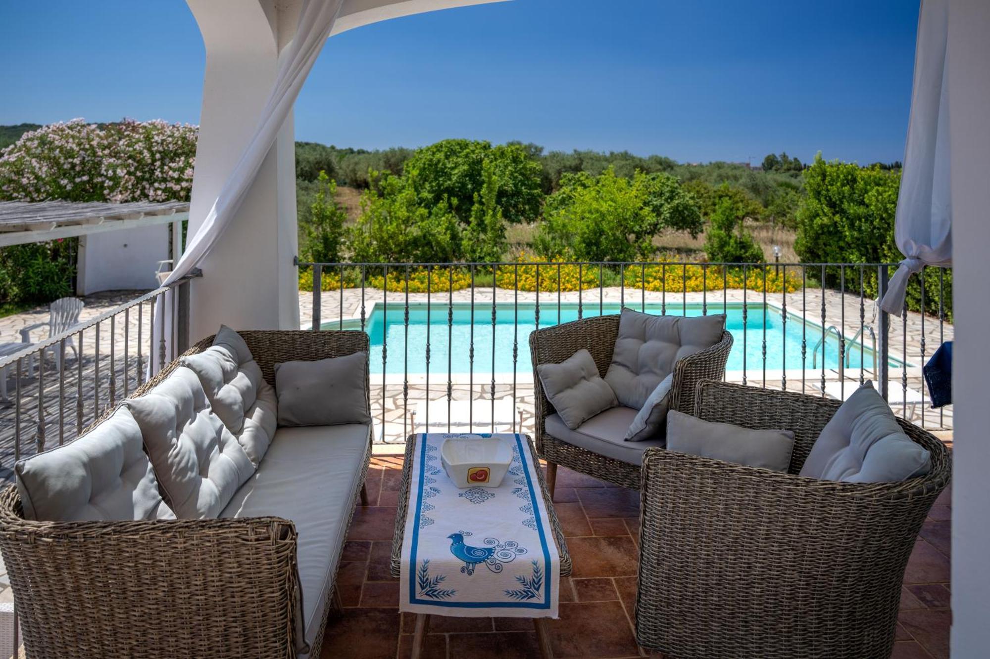 Villa Rafael Con Piscina, Iun P4098 *